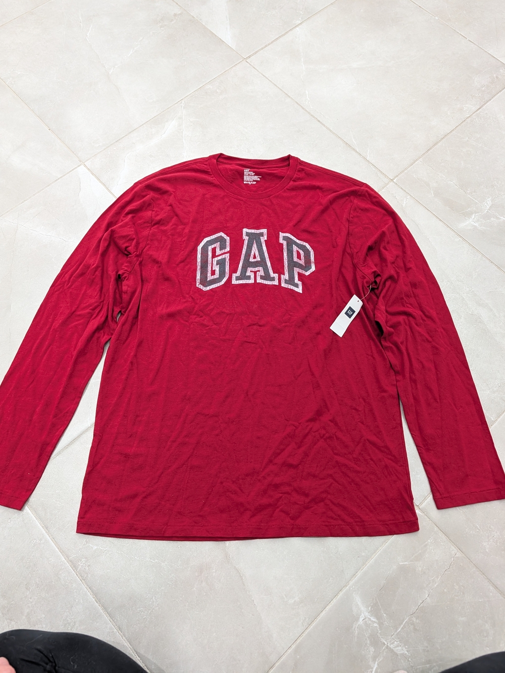 2/$25 Gap Red Logo Long-Sleeve T-Shirt – Size L
